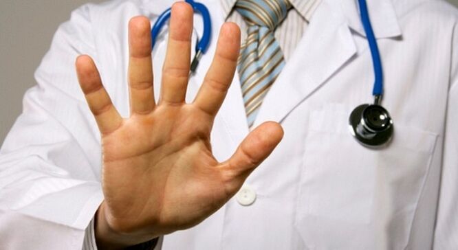 The doctor indicates warnings before the penis growth